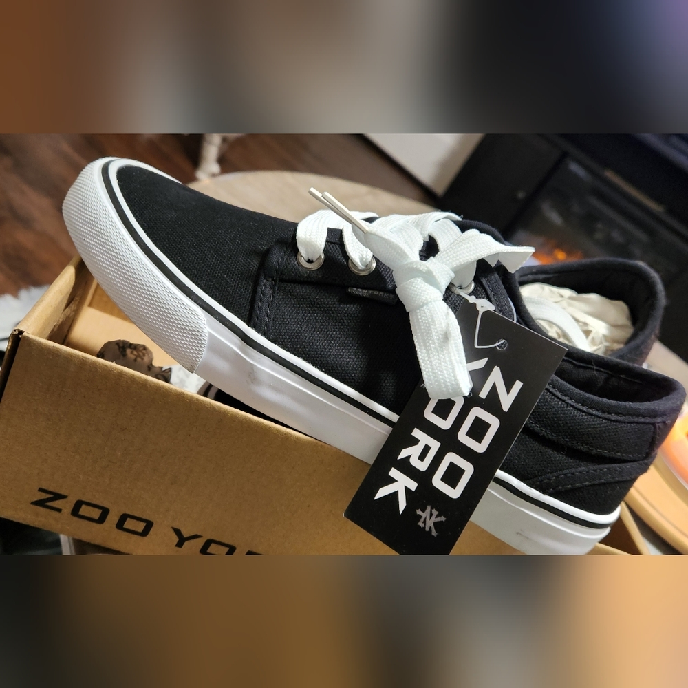 Zoo York Casual flats